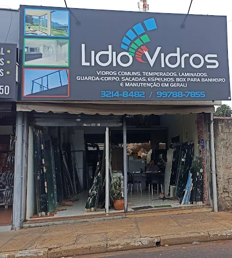 Fachada da loja Lídio Vidros em Araraquara